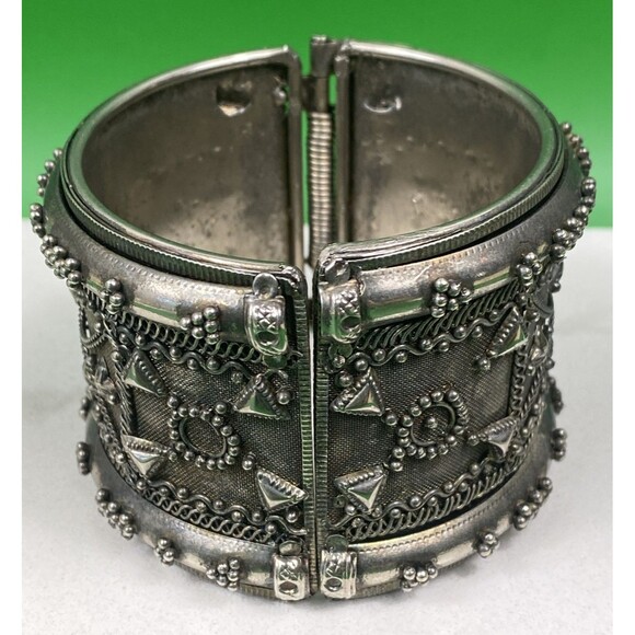 Vtg Cuff Bracelet Clamper Wide Boho Bells Silver tone 2.5" Hinged Mesh Shields - Picture 7 of 8